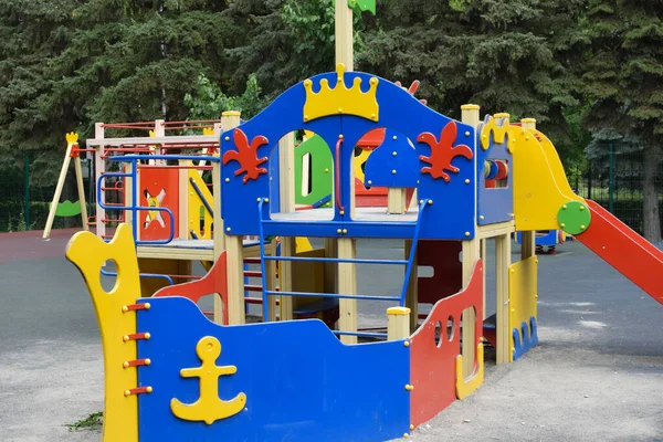 Children's outdoor playground. Facilities for fun kid games. — Stock Photo, Image