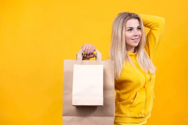 Portrait Young Beautiful Caucasian Blonde Woman Paper Eco Bags Yellow — Stock Photo, Image