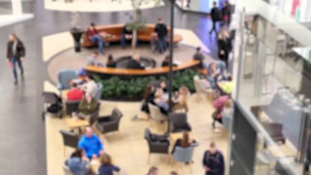 Ludzie Spacerujący Siedzący Kawiarni Centrum Handlowym Klienci Odpoczywający Centrum Biznesowym — Wideo stockowe