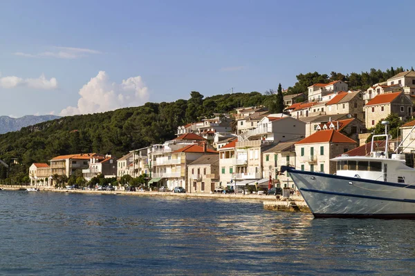 Fartyg Hamnen Fiskaren Och Turist Byn Povlja Nordöstra Brac Kroatien — Stockfoto