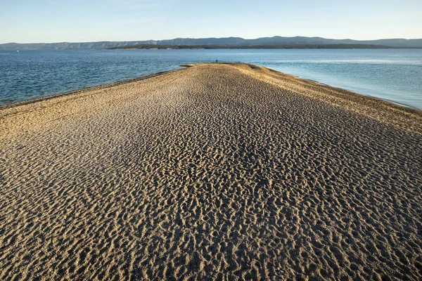 Západ Slunce Oblázkové Pláži Zlatý Mys Zlatni Rat Jedním Nejznámějších — Stock fotografie