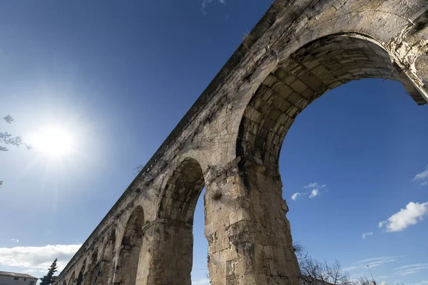 Ancient Roman Aqueduct Nära Staden Split Kroatien Byggda Romarriket Att — Stockfoto