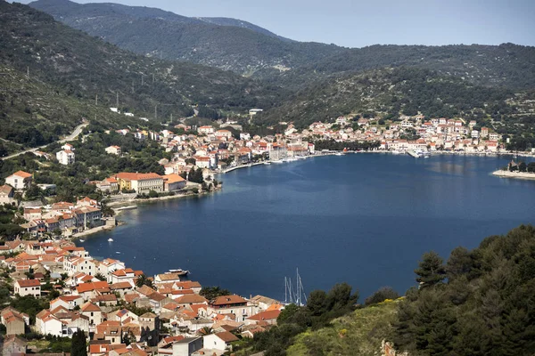 Ancient Stone Houses Town Vis Surrounded Green Nature Blue Sea — Stock Photo, Image