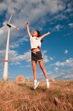 Elektrik üretimi için yel değirmeni.