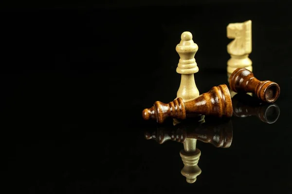 Chess Pieces Black Background Play Chess Checkmate Concept Defeat Victory — Stock Photo, Image