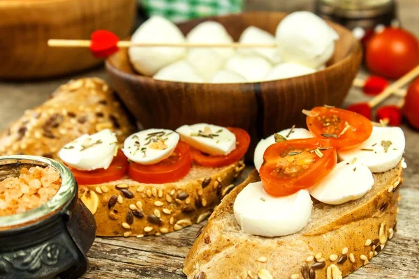 Traditioneller Italienischer Mozzarella Auf Einem Holzbrett Gesunder Käse Milchprodukte Mozzarella — Stockfoto