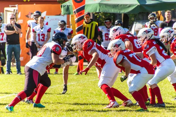 Brno, Czech Republic - September 21, 2019. Match between female teams Brno Amazons and Prague Harpies in American football. The Brno team won 51:6. Women's sport. — Stock Photo, Image