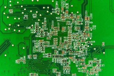 Devre kartı. Elektronik bilgisayar donanım teknolojisi. Anakart dijital çip. Birçok elektrik bileşenine sahip yazdırılmış devre tahtası.