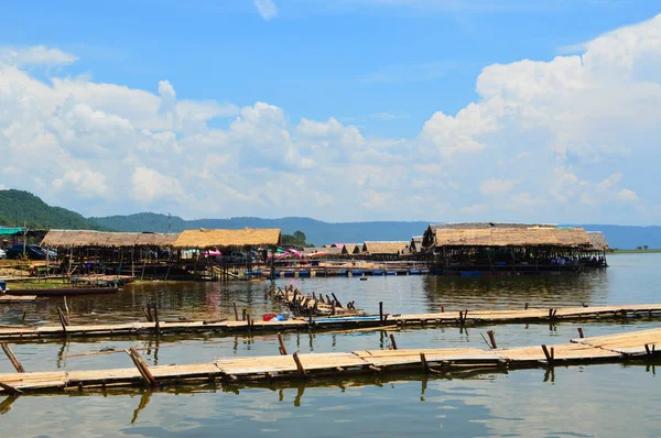 Restaurant Hausboot Fluss Bambus Hausboot Floß Schwimmend Auf Dem Fluss — Stockfoto
