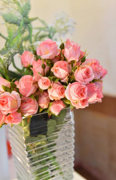 pink rose flower / soft color pink roses flower bouquet on table blur background