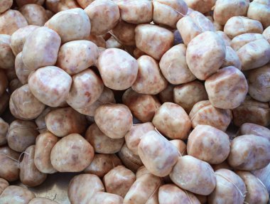 Çiğ domuz sosisi yuvarlak / domuz eti ve pirinç sosis dairesel Tay tarzında