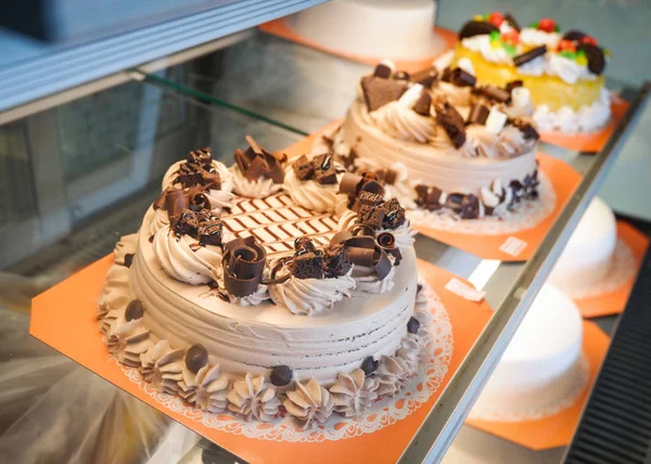 Değişik Pasta Vitrin Mağaza Fırın Börekçi Tatlılar Çikolata Ile Vitrin — Stok fotoğraf