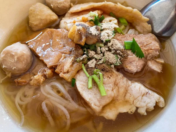 Mie Lezat Mangkok Tutup Nasi Sup Mie Dengan Bakso Daging — Stok Foto