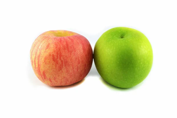 Červené Zelené Jablko Izolovat Bílém Pozadí Pár Dvě Čerstvé Ovoce — Stock fotografie