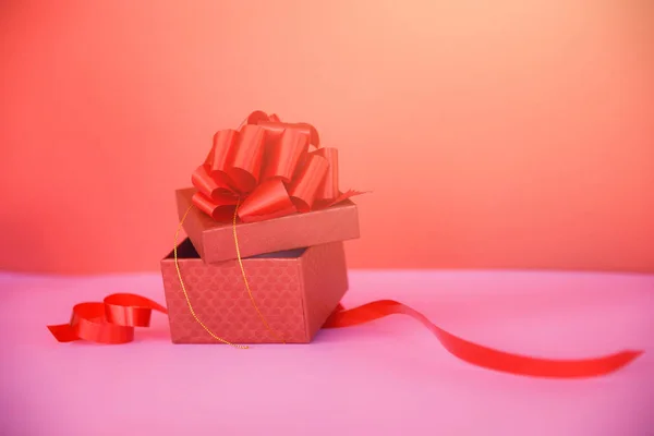 Відкритий Простір Червоний Копію Подарунковій Коробці Рожевий Червоний Присутній Коробка — стокове фото