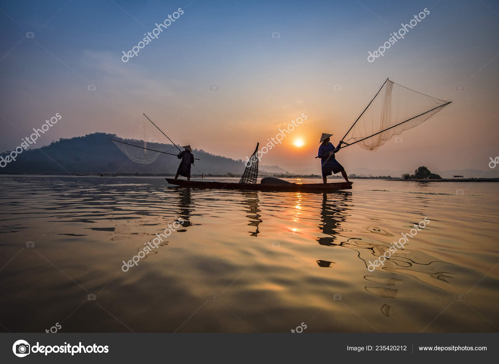 Fischer Auf Boot Fluss Sonnenuntergang Asien Fischernetz Auf