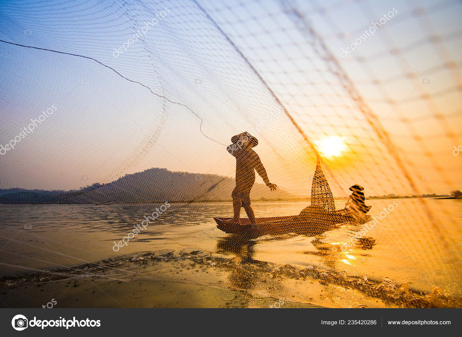 Fischer Auf Boot Fluss Sonnenuntergang Asien Fischernetz Auf
