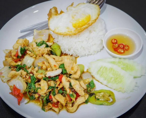 Fried Hot Spicy Thai Food Stir Fried Holy Basil Chicken — Stock Photo, Image