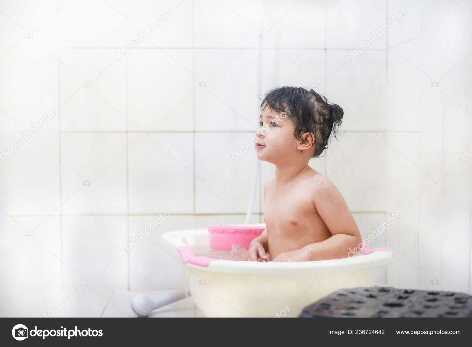 bath child girl