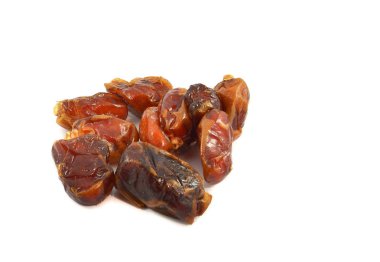 hurma izole / RIPE kurutulmuş hurma meyve kazık beyaz arka planda - meyve palmiye Phoenix dactylifera yemek veya aperatif için izole
