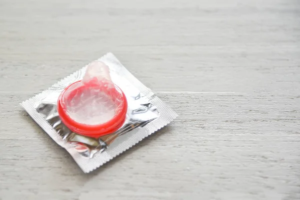 Preservativo Prevenir Gravidez Contracepção Valentine Conceito Sexo Seguro Controle Natalidade — Fotografia de Stock