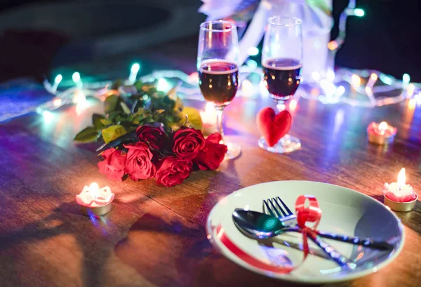 Cena San Valentín Romántico Concepto Amor Mesa Romántica Decorada Con —  Fotos de Stock