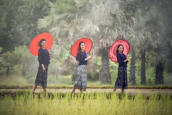 Women Asia Farmer Rice Field Portrait Three Beautiful Young Asian — Stock Photo, Image