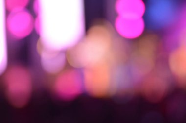 Bokeh ışık gece sokak arka planda bina cityscape soyut doku ufuk bulanık renkli 