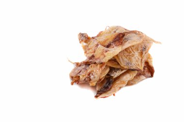 Kurutulmuş mürekkep balığı beyaz arkaplanda izole edildi