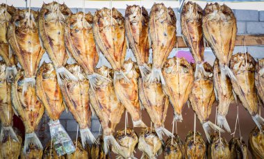 Kurutulmuş balık sıkı tutun ahşap kurutma rack