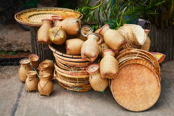 Rattan és bamboo kosár kézműves különböző a cséplés kosár, — Stock Fotó