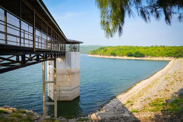 Landscape with dam lake mountain reservoir with tower Water leve — Stock Photo, Image