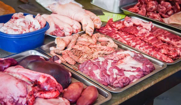 Raw pork for sale in the market — Stock Photo, Image