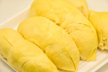 Durian soyulmuş / Tepsi backgroun taze durian Tropikal meyve