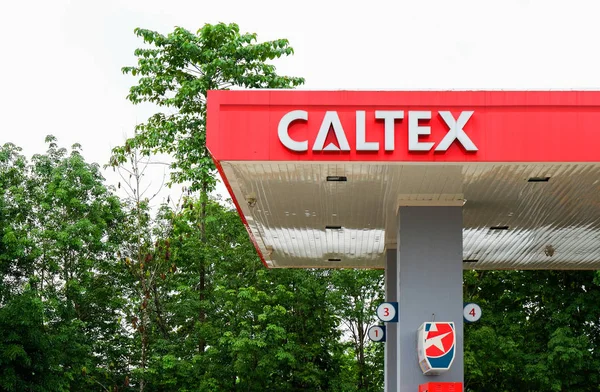 Caltex Tankstellenpumpe Treibstoffservice im caltex-Logo auf Gasstati — Stockfoto