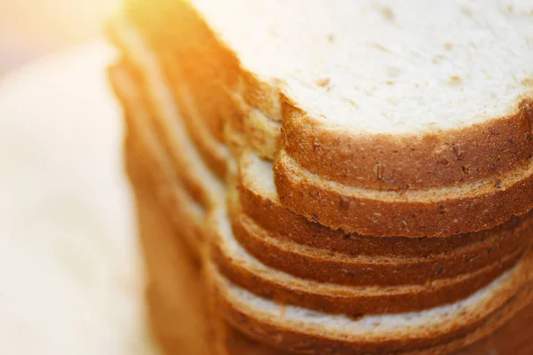 Szeletelt kenyér közelről felülnézetben-teljes kiőrlésű kenyér — Stock Fotó