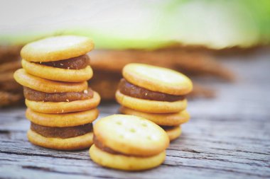 Reçel ananas ile ev yapımı kurabiye - ahşap bisküvi çerezleri