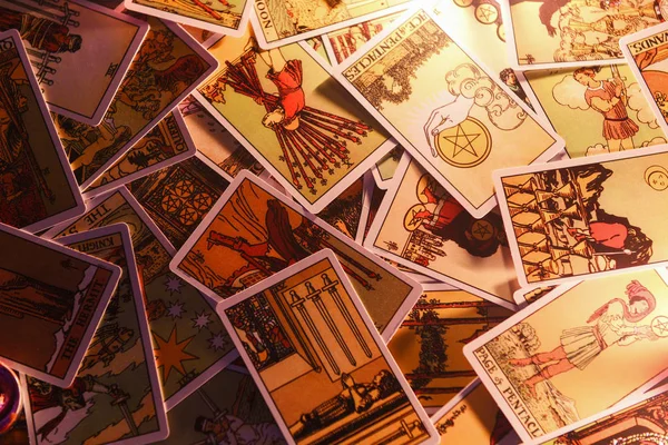 Cartes de tarot pour lectures de tarot psychique ainsi que la divination — Photo