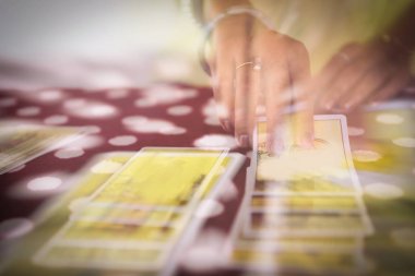 Tarot kartları ilahiyat okuma - Psişik okuma ve clairvoyan