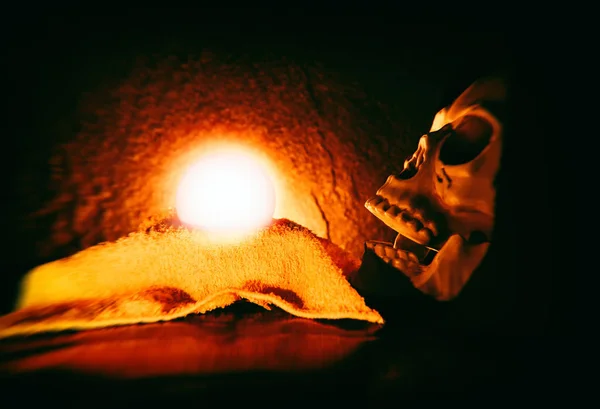 Psychic readings and clairvoyance with human skull and magic bal — Stock Photo, Image