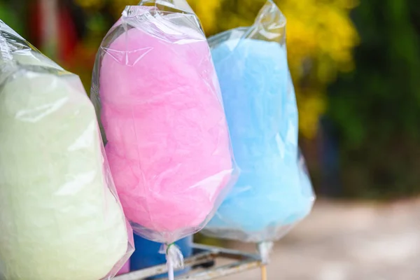 Algodão doce colorido arco-íris doce açúcar cores — Fotografia de Stock