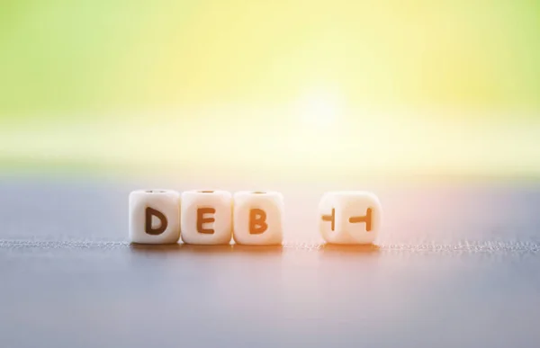 Сокращение долга - выйти из долговой концепции — стоковое фото