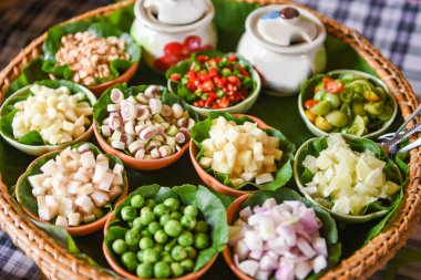 Tuzlu Yaprak Sarar otlar ve baharatlar malzemeler baharatlı çorba taze