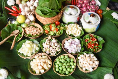 Tuzlu Yaprak Sarar otlar ve baharatlar malzemeler baharatlı çorba taze
