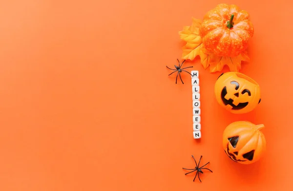Хэллоуин фон оранжевый украшенные праздники праздничная концепция / — стоковое фото