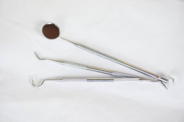 Ağızlı dişçi aletleri oral sağlık araçları ve göçükler