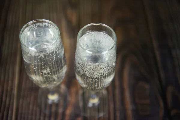 Boissons de vacances en verre prosecco comme fête à thème et fête cele — Photo