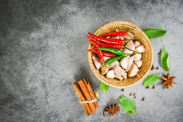 Vegetables basil leaf for red and green chilli garlic in the bas — Stock Photo, Image