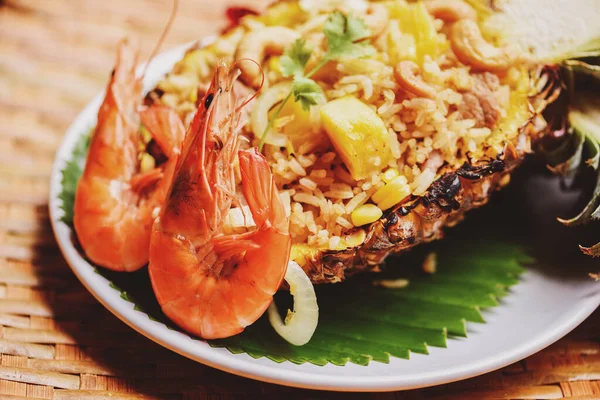 Lahodné Menu Krevety Krevety Vařené Smažené Rýže Krevety Ovoce Ananas — Stock fotografie