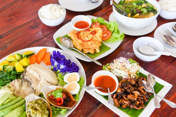 Thai Food Top View Asian Food Served Wooden Table Setting — Stock Photo, Image